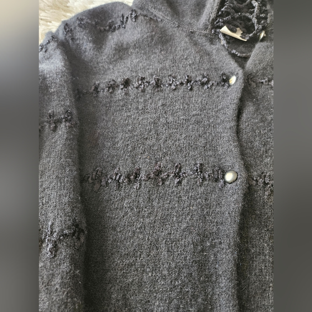 VINTAGE Fendi Cardigan Sweater Appliqué Stitched Fringe Collar Black Womens 42 8 - Picture 9 of 14